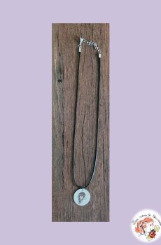 Collier et son pendentif Indochine Karma Girls