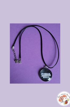 Collier et son pendentif Indochine Sois forte plus forte encore